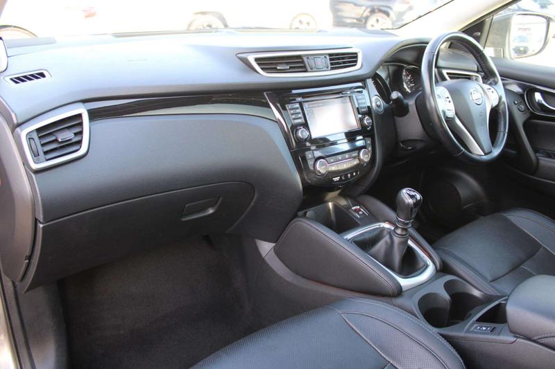 Used Nissan Qashqai 2015 for sale - 77326932: Photo 21