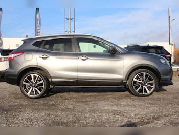 Used Nissan Qashqai 2015 for sale - 77326932: Photo