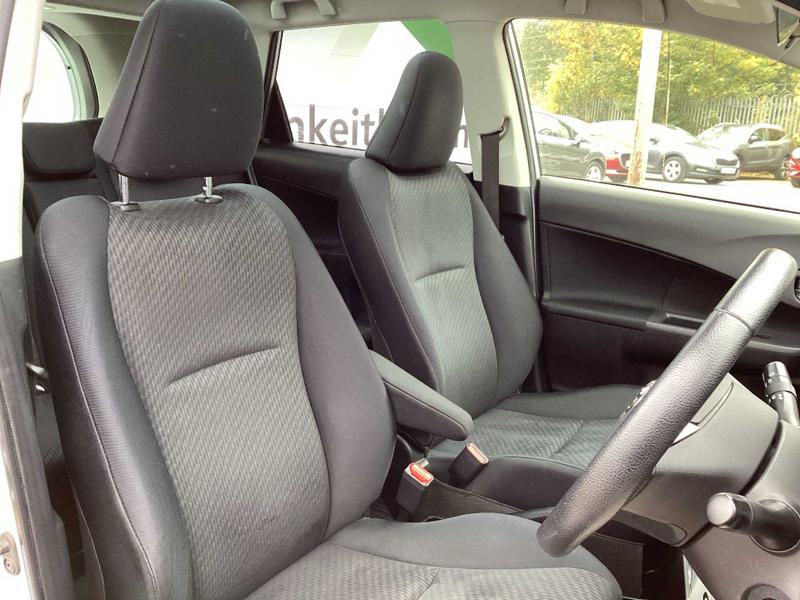 Used Toyota Verso 2013 for sale - 76382347: Photo 2