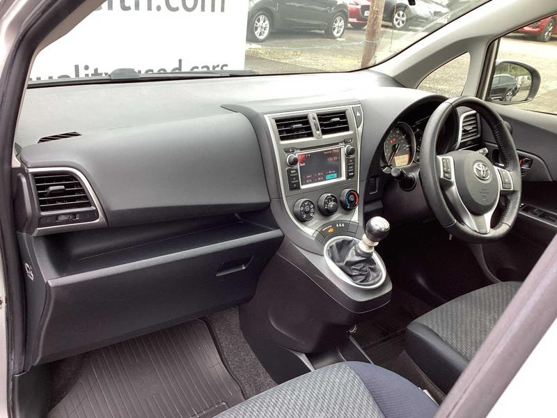 Used Toyota Verso 2013 for sale - 76382347: Photo 36