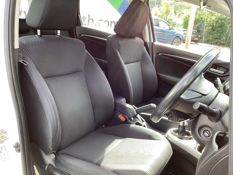 Used Honda Jazz 2018 for sale - 76797075: Photo 2