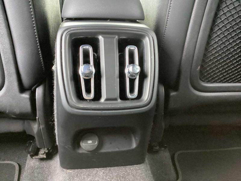 Used Volvo XC40 2021 for sale - 76782288: Photo 34