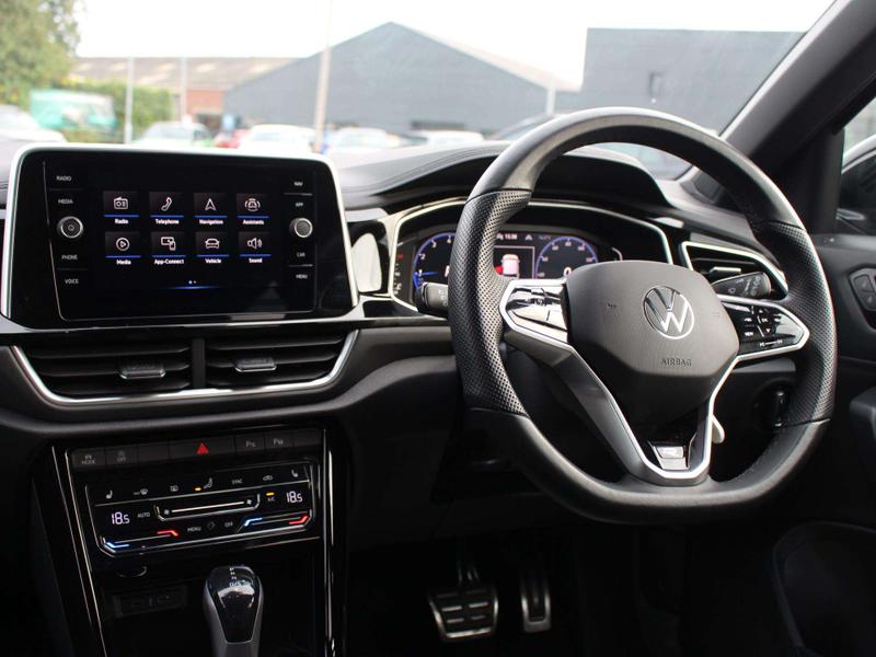Used Volkswagen T-Roc 2023 for sale - 76750445: Photo 2