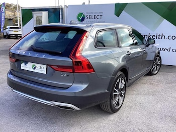 Used Volvo V90 Cross Country 2019 for sale - 76266134: Photo