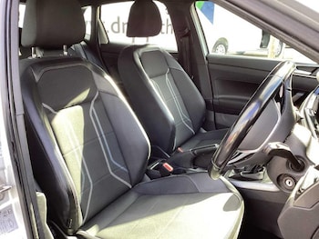 Used Volkswagen Polo 2019 for sale - 76036194: Photo 2