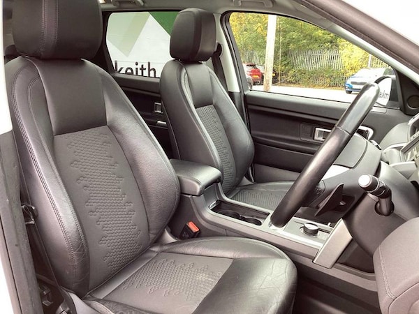 Used Land Rover Discovery Sport 2018 for sale - 76114617: Photo 2