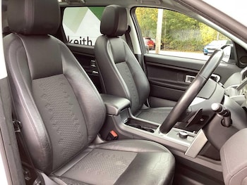 Used Land Rover Discovery Sport 2018 for sale - 76114617: Photo