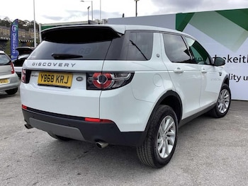 Used Land Rover Discovery Sport 2018 for sale - 76114617: Photo