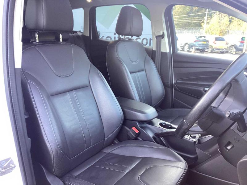 Used Ford Kuga 2014 for sale - 76308868: Photo 2