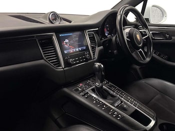 Used Porsche Macan 2018 for sale - 77679507: Photo