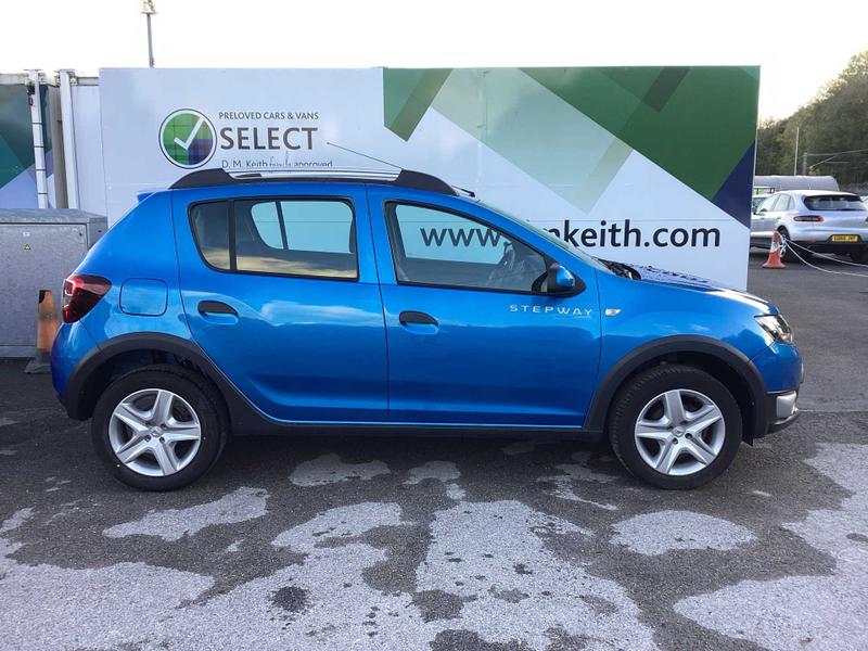 Used Dacia Sandero Stepway 2015 for sale - 76415835: Photo 9