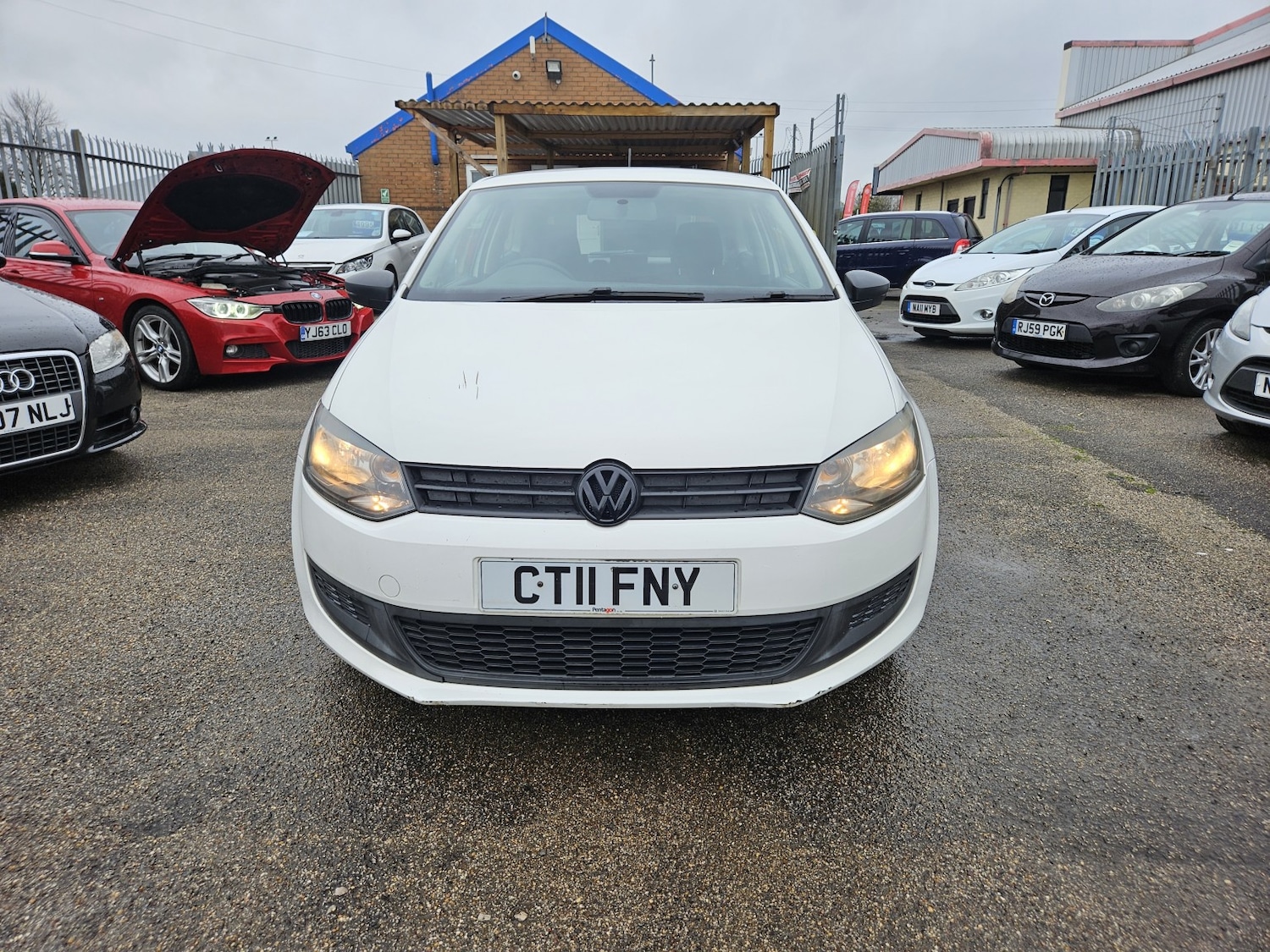 Used Volkswagen Polo 2011 for sale - 76666165: Photo 2