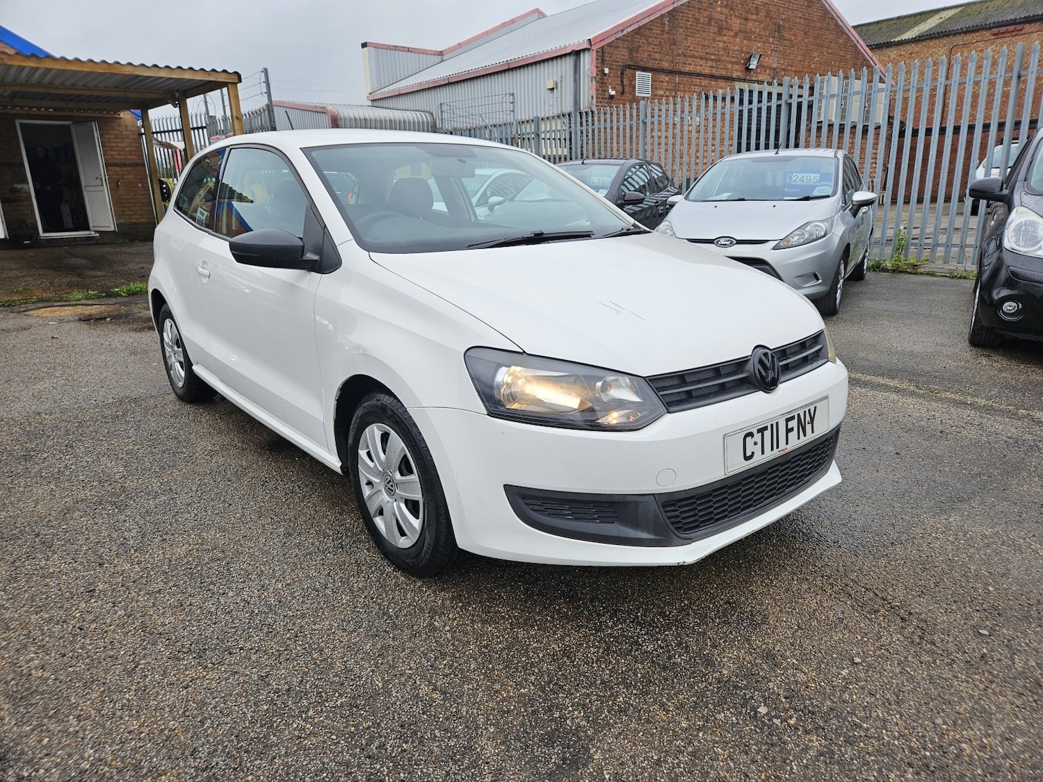 Used Volkswagen Polo 2011 for sale - 76666165: Photo 3