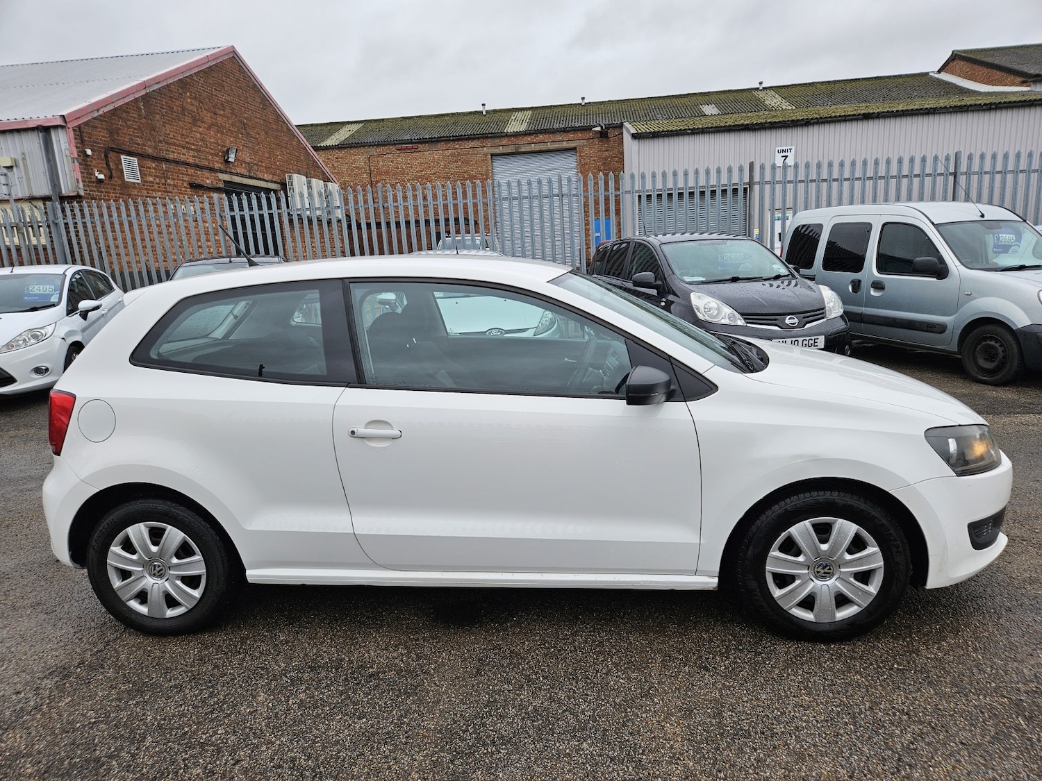 Used Volkswagen Polo 2011 for sale - 76666165: Photo 4