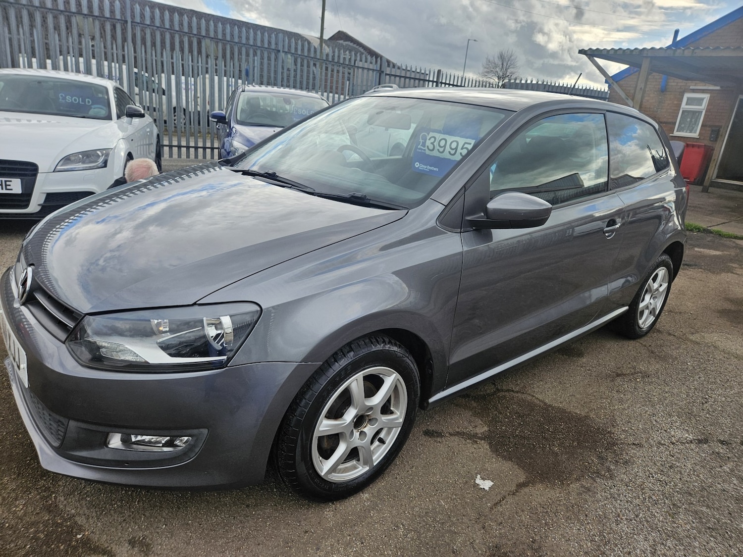 Used Volkswagen Polo 2011 for sale - 77535915: Photo 4