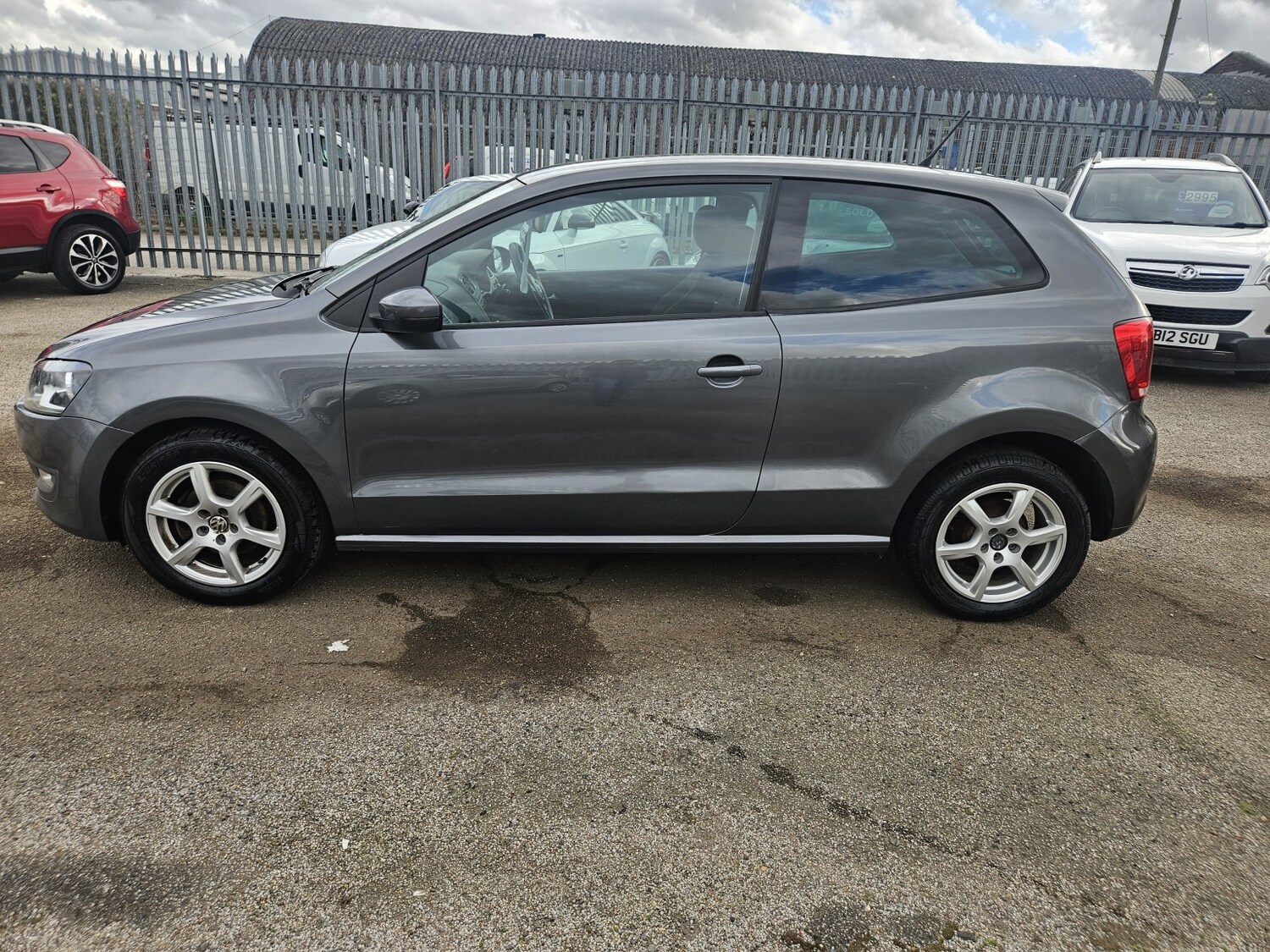 Used Volkswagen Polo 2011 for sale - 77535915: Photo 5