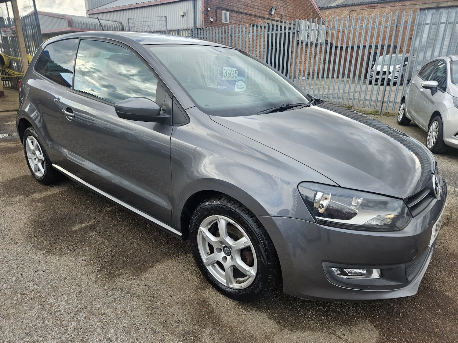 Used Volkswagen Polo 2011 for sale - 77535915: Photo 7