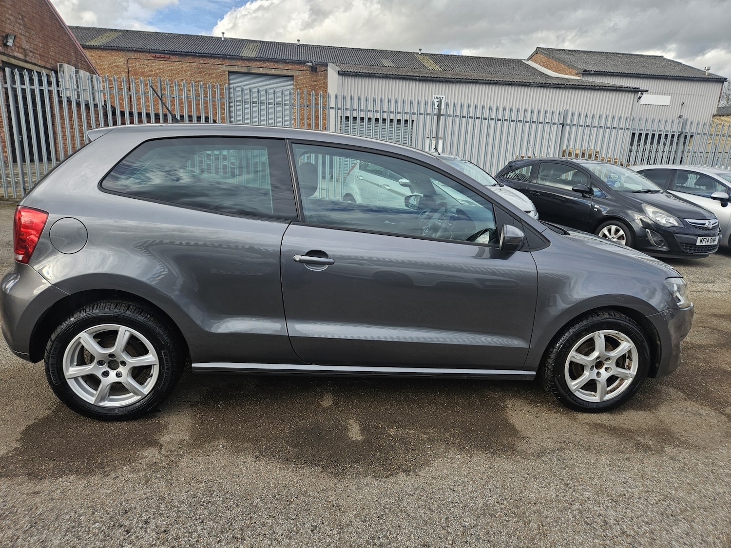 Used Volkswagen Polo 2011 for sale - 77535915: Photo 9