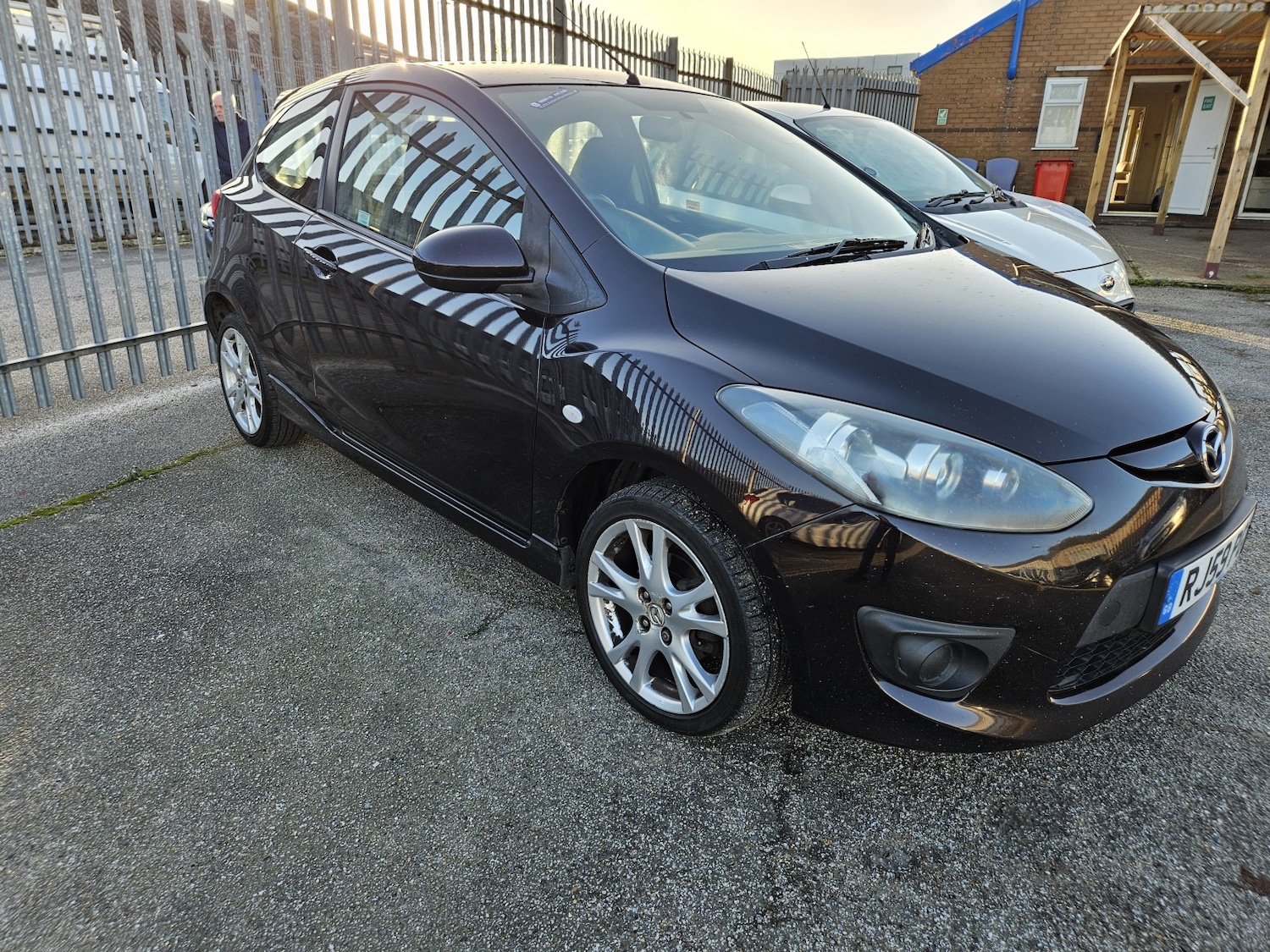 Used Mazda Mazda2 2009 for sale - 76605751: Photo 2