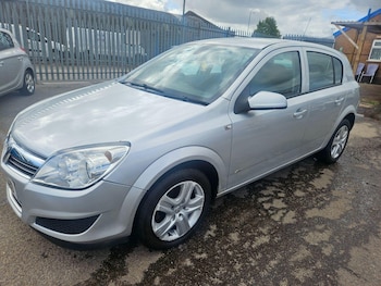 Vauxhall - Astra