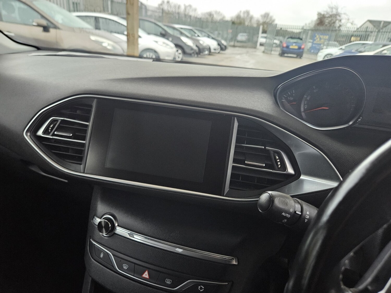 Used Peugeot 308 2015 for sale - 76536802: Photo 12