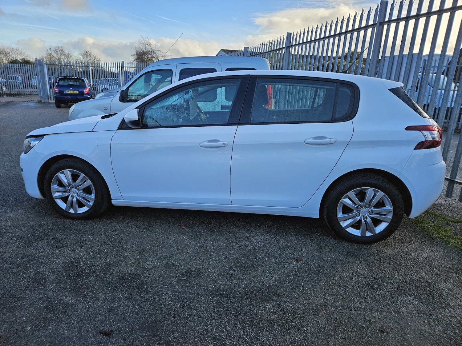 Used Peugeot 308 2015 for sale - 76536802: Photo 5