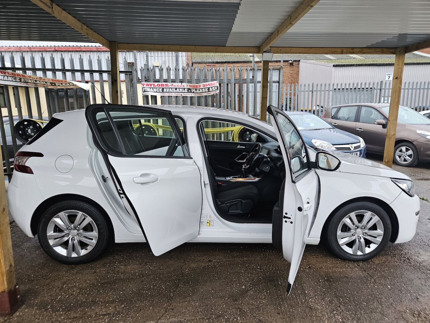 Used Peugeot 308 2015 for sale - 76536802: Photo 6