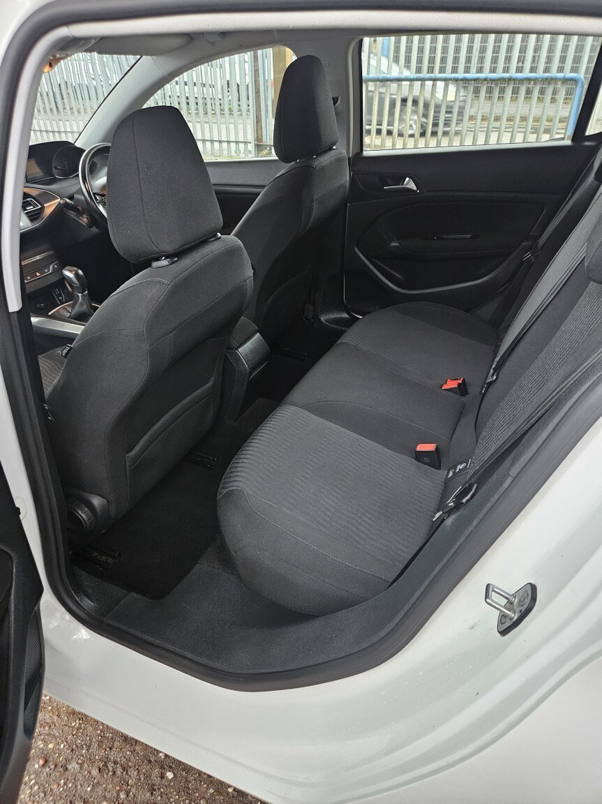 Used Peugeot 308 2015 for sale - 76536802: Photo 9