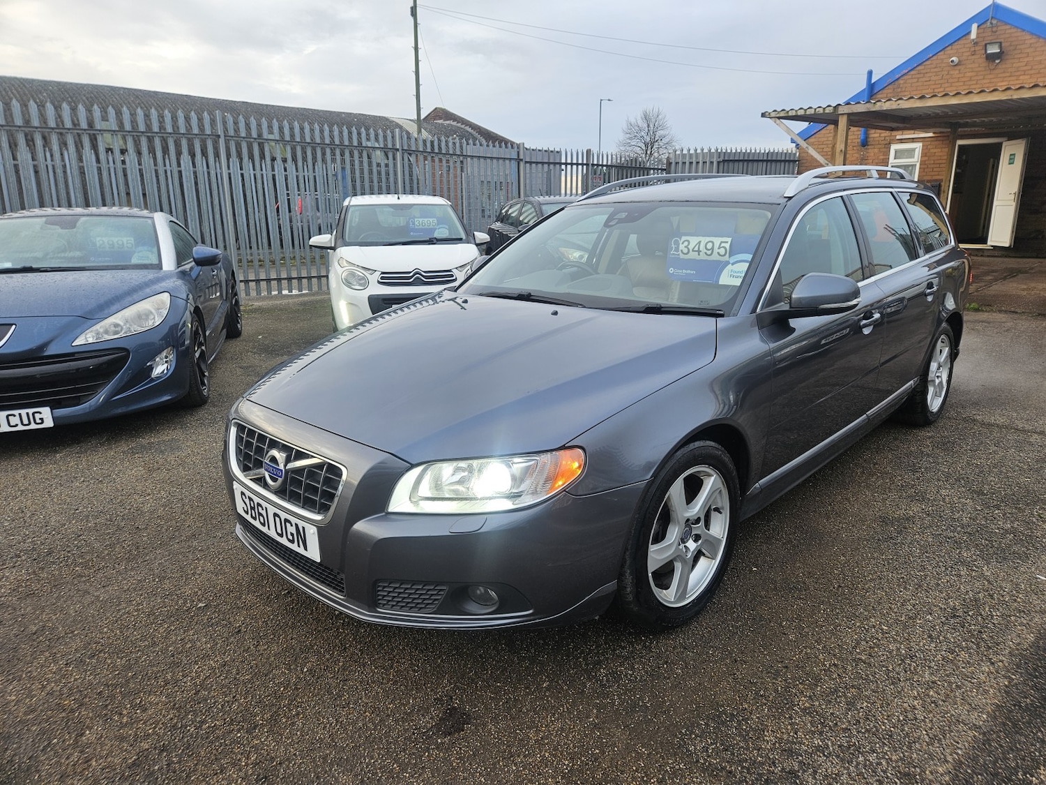 Used Volvo V70 2012 for sale - 76911043: Photo 1