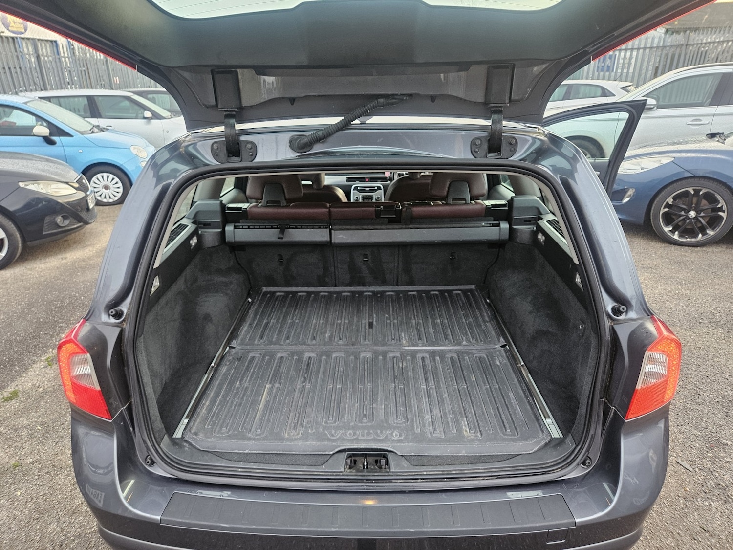 Used Volvo V70 2012 for sale - 76911043: Photo 15