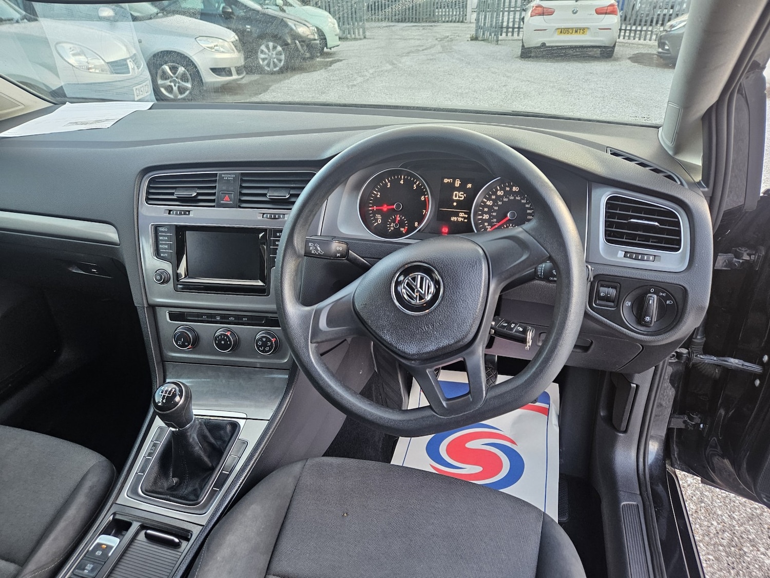 Used Volkswagen Golf 2014 for sale - 76625400: Photo 10