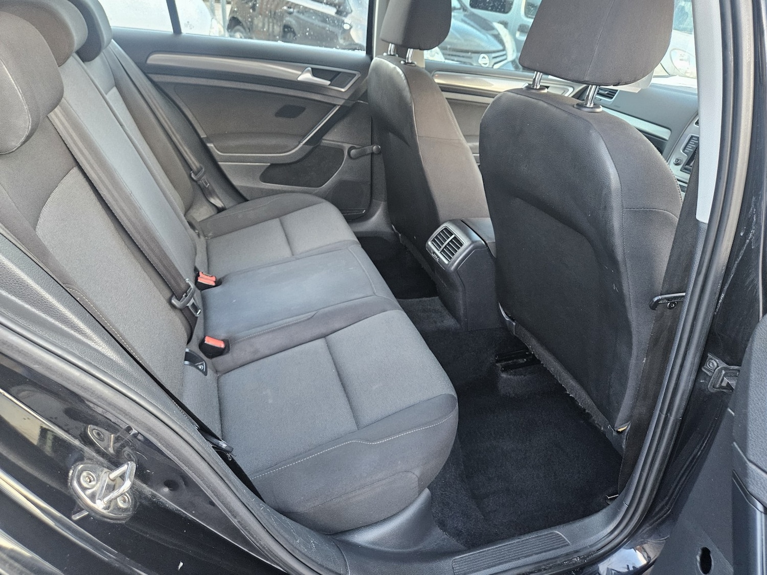 Used Volkswagen Golf 2014 for sale - 76625400: Photo 15