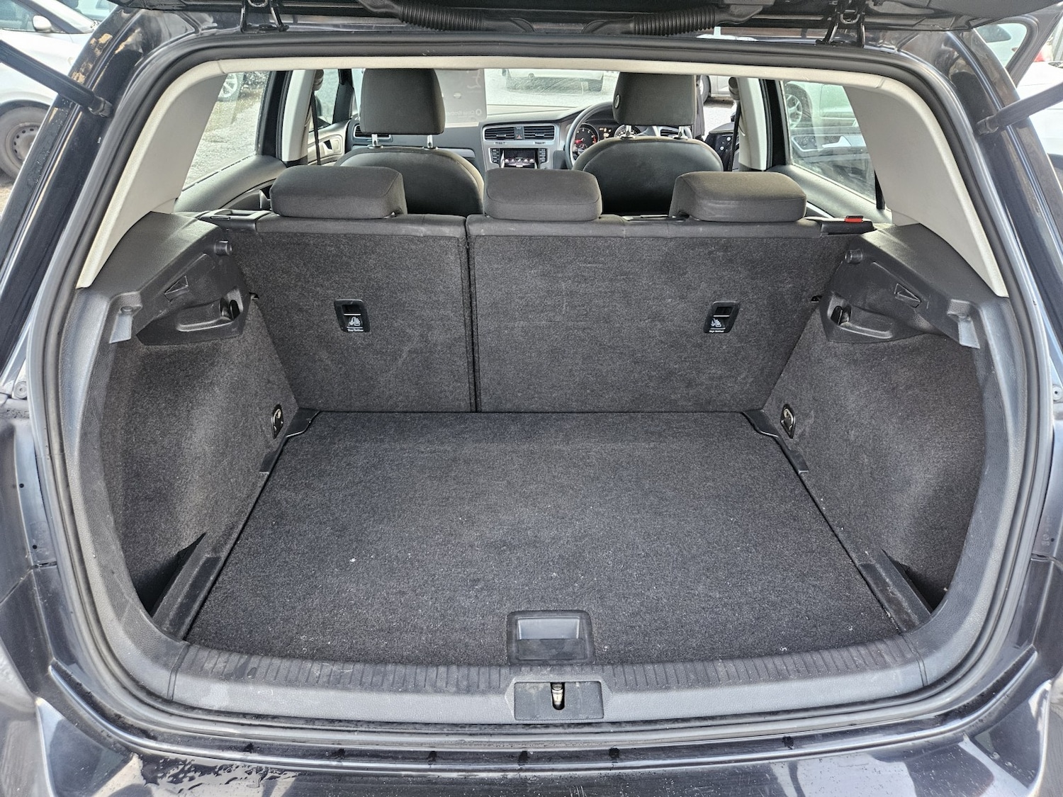 Used Volkswagen Golf 2014 for sale - 76625400: Photo 16