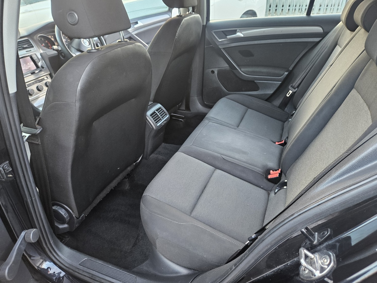 Used Volkswagen Golf 2014 for sale - 76625400: Photo 17