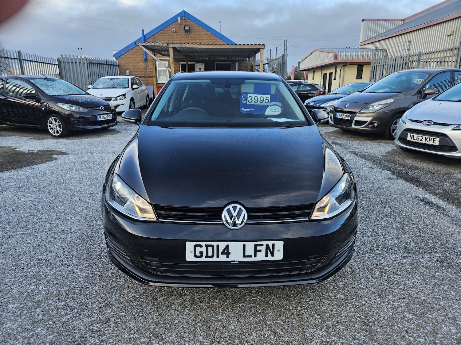 Used Volkswagen Golf 2014 for sale - 76625400: Photo 2