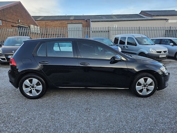 Used Volkswagen Golf 2014 for sale - 76625400: Photo
