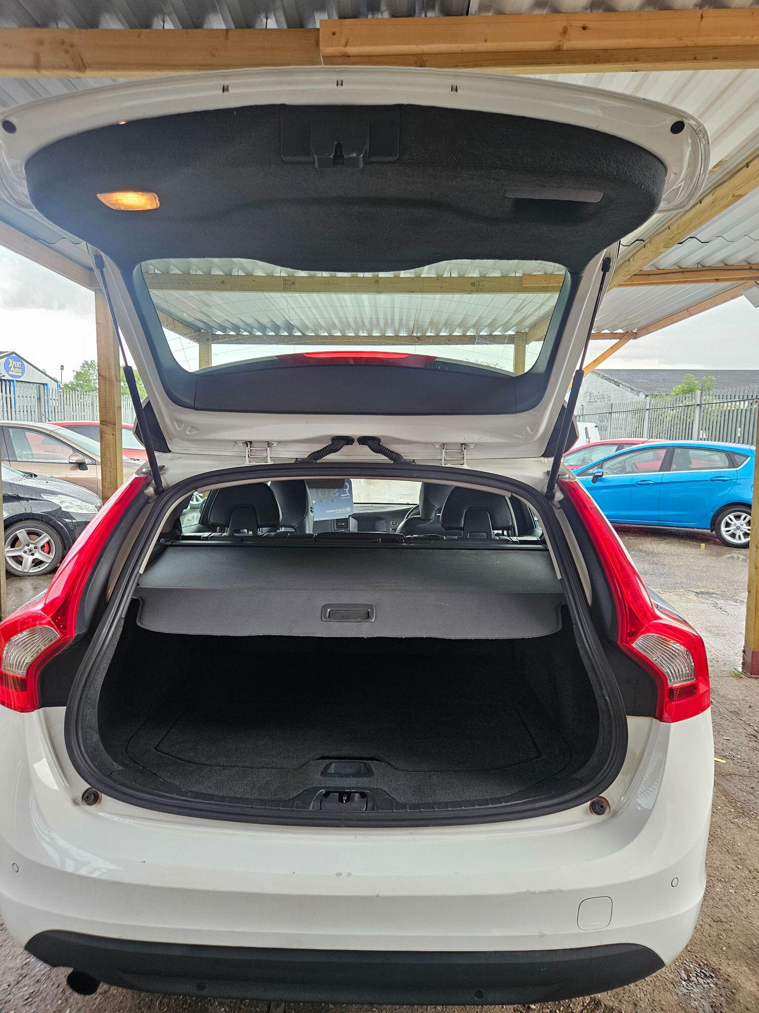 Used Volvo V60 2011 for sale - 77251294: Photo 19