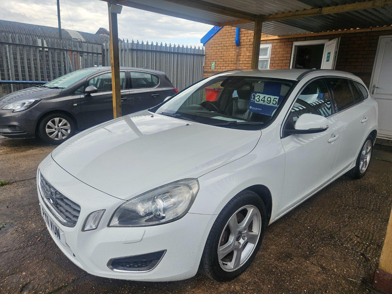Used Volvo V60 2011 for sale - 77251294: Photo 5