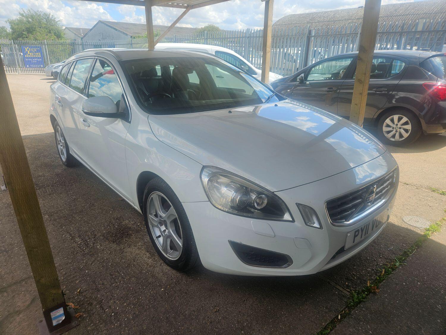 Used Volvo V60 2011 for sale - 77251294: Photo 7