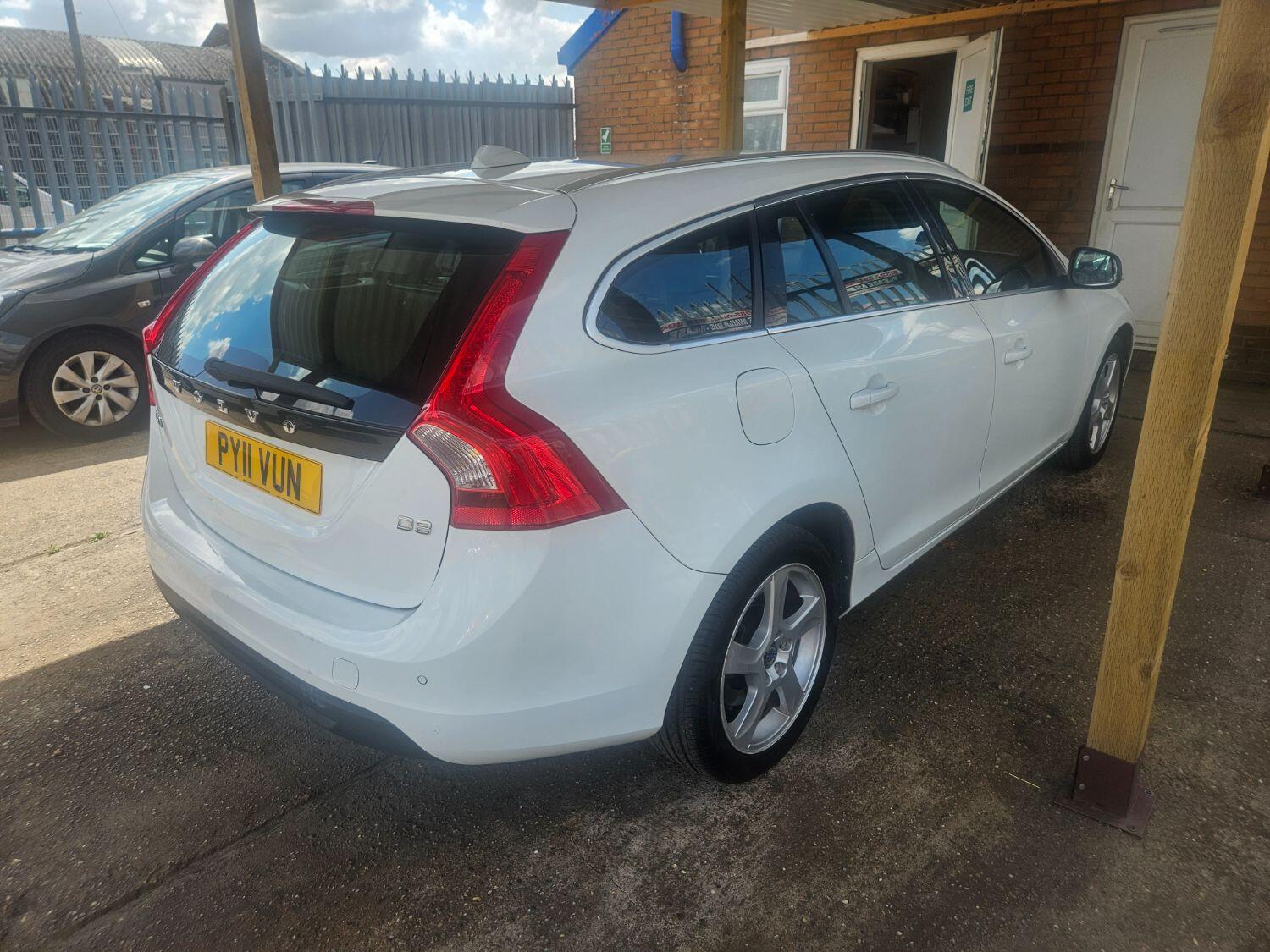 Used Volvo V60 2011 for sale - 77251294: Photo 8