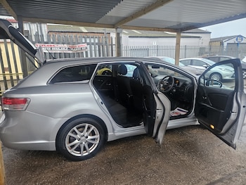 Used Toyota Avensis 2011 for sale - 76521087: Photo