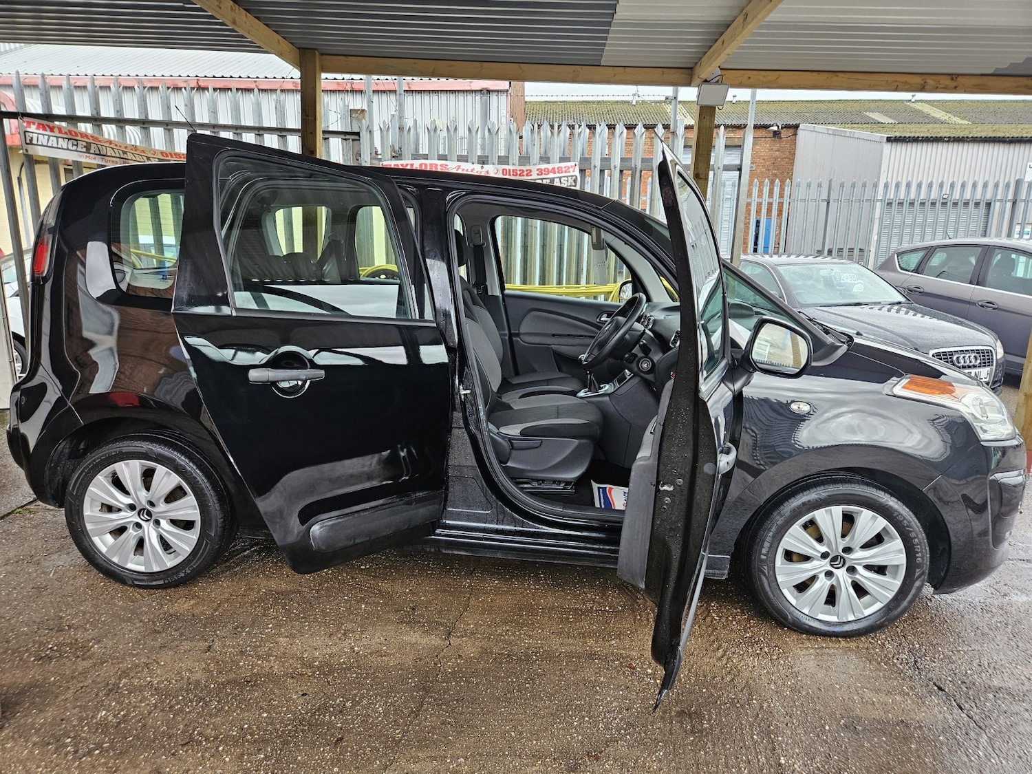 Used Citroen C3 Picasso 2015 for sale - 76863801: Photo 11