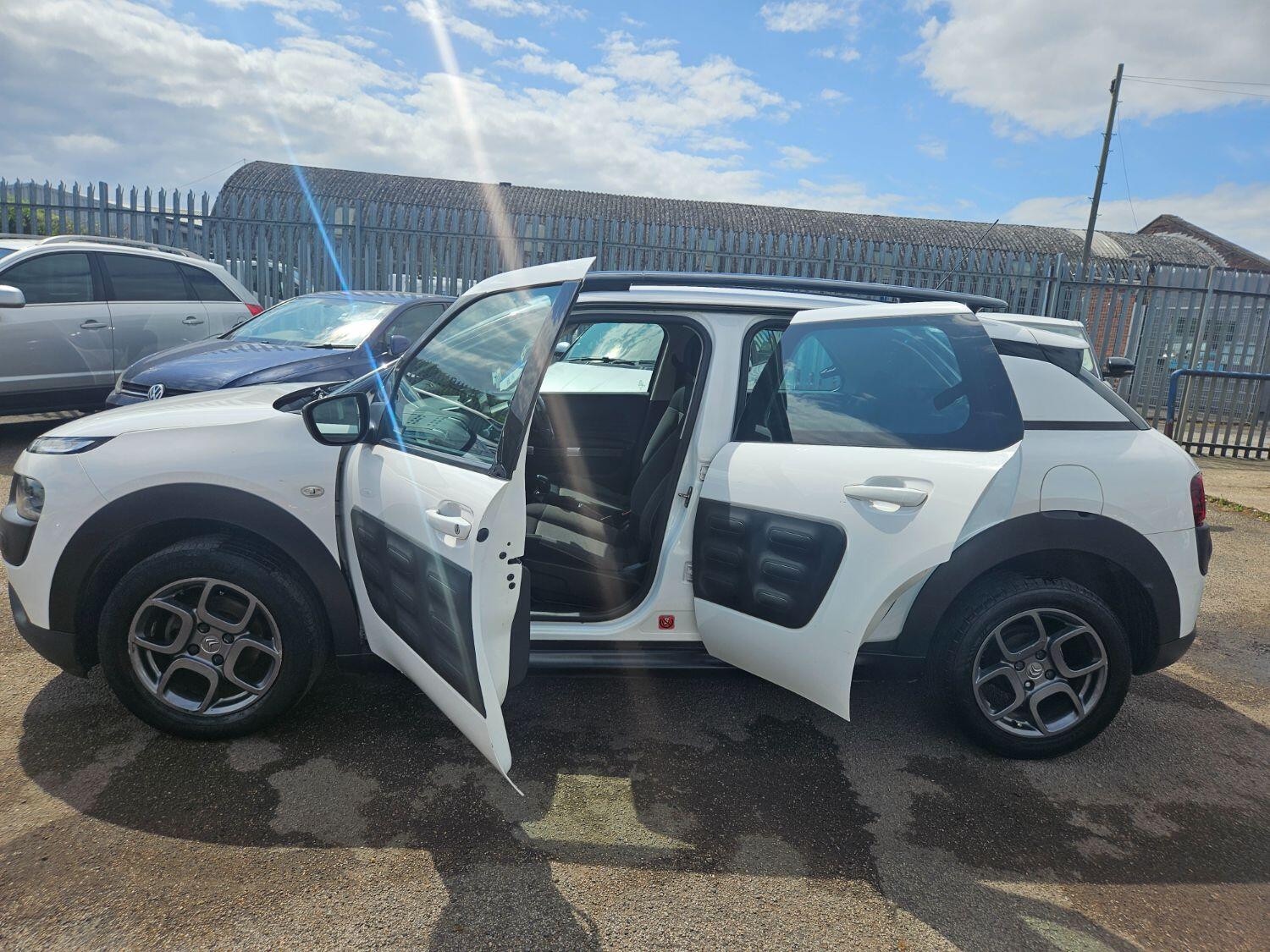 Used Citroen C4 Cactus 2016 for sale - 77464887: Photo 3