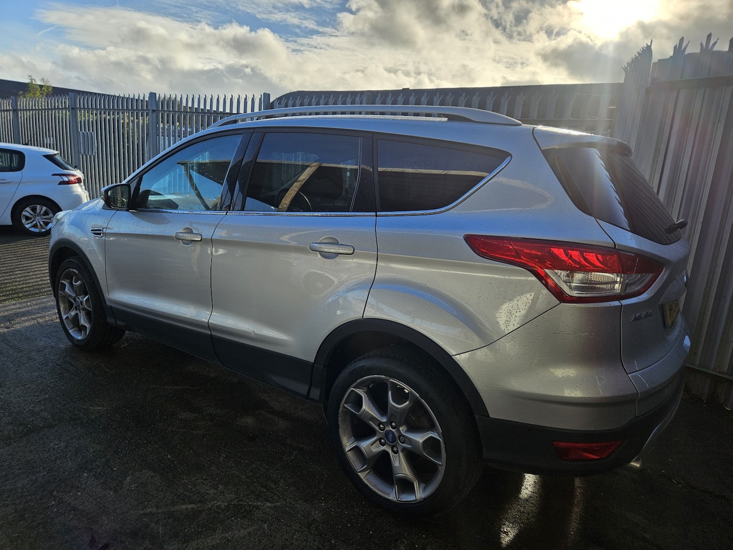 Used Ford Kuga 2015 for sale - 76536782: Photo 4