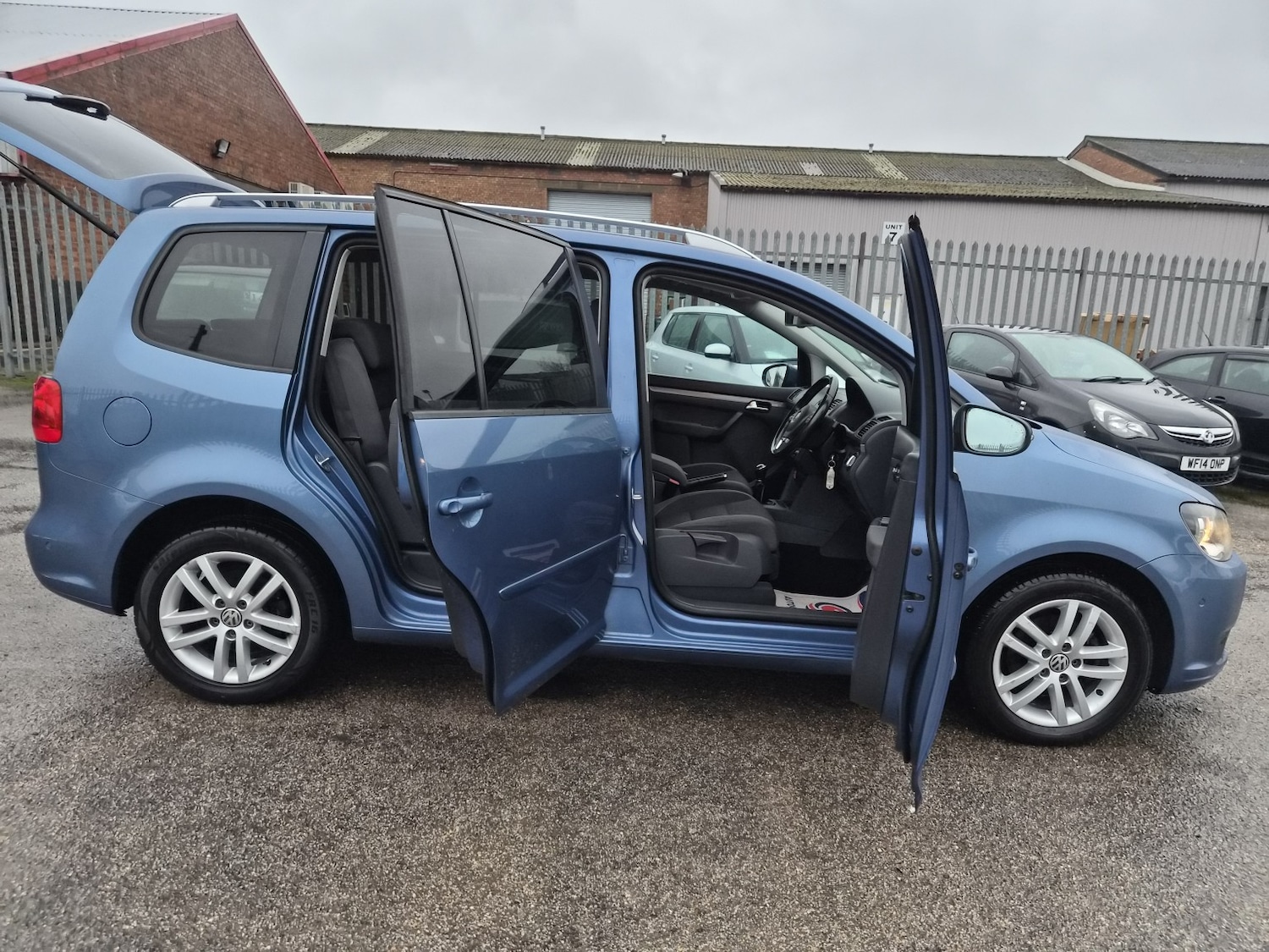 Used Volkswagen Touran 2012 for sale - 77336209: Photo 6