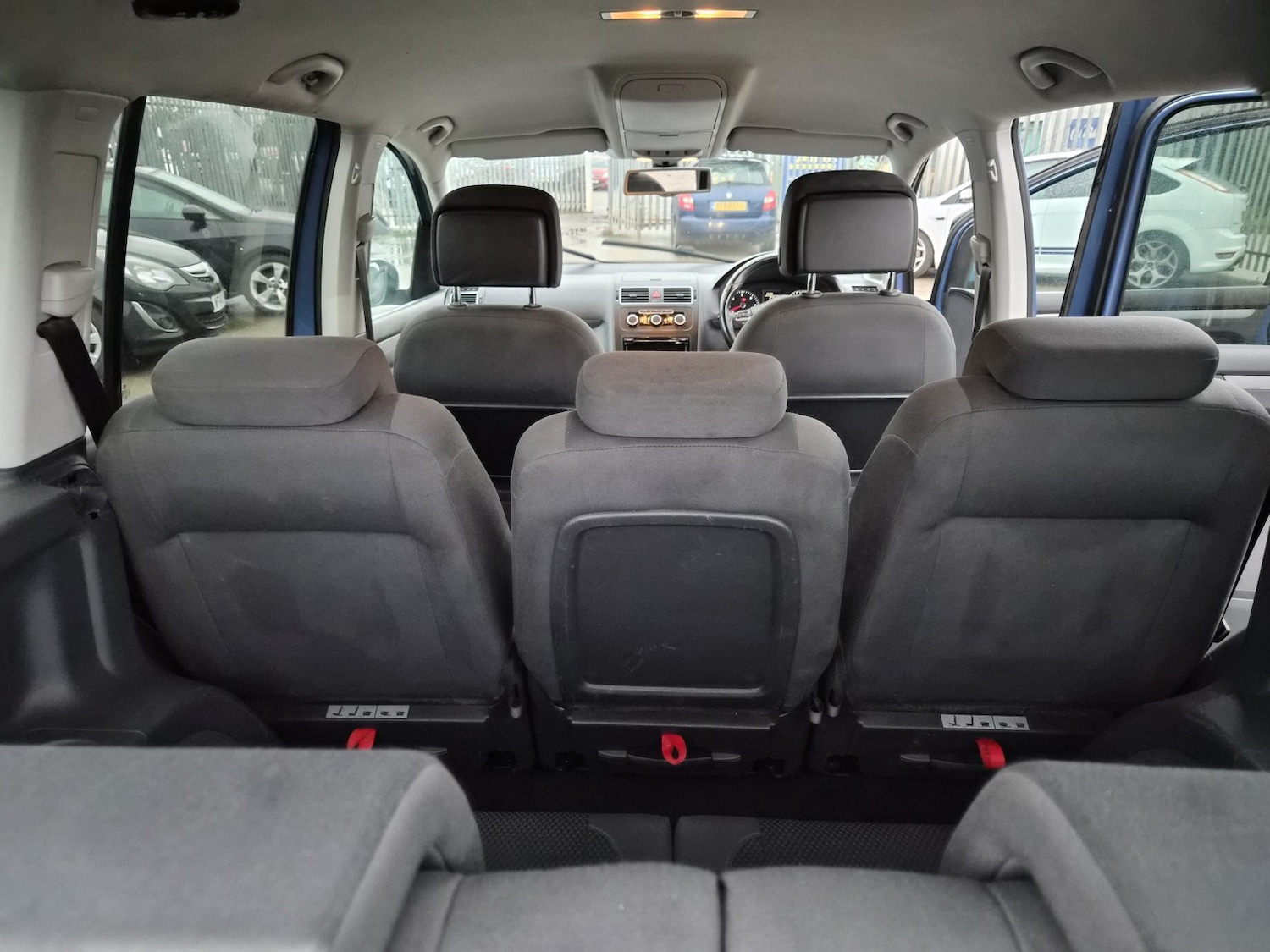 Used Volkswagen Touran 2012 for sale - 77336209: Photo 9