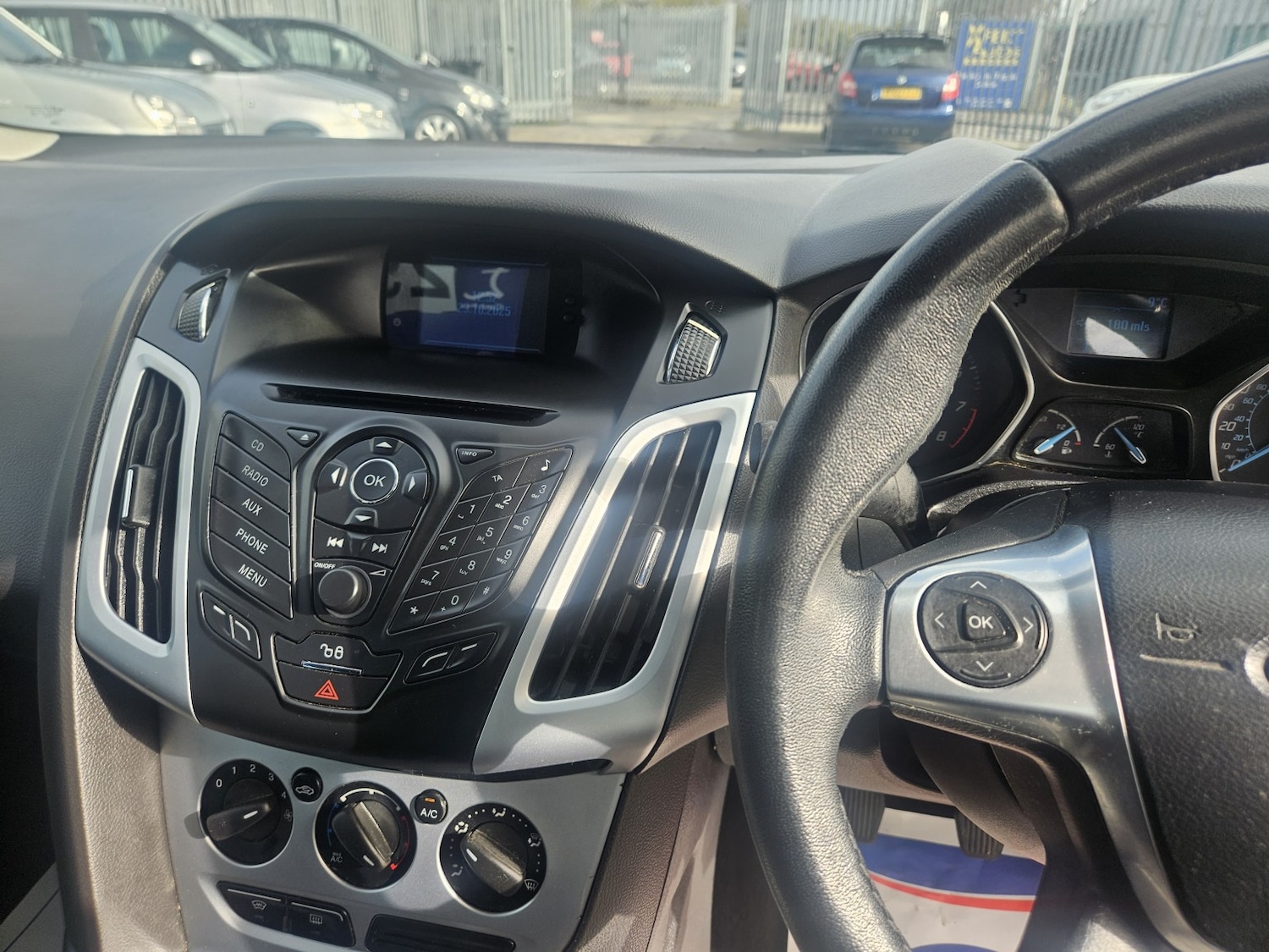 Used Ford Focus 2011 for sale - 76305636: Photo 12