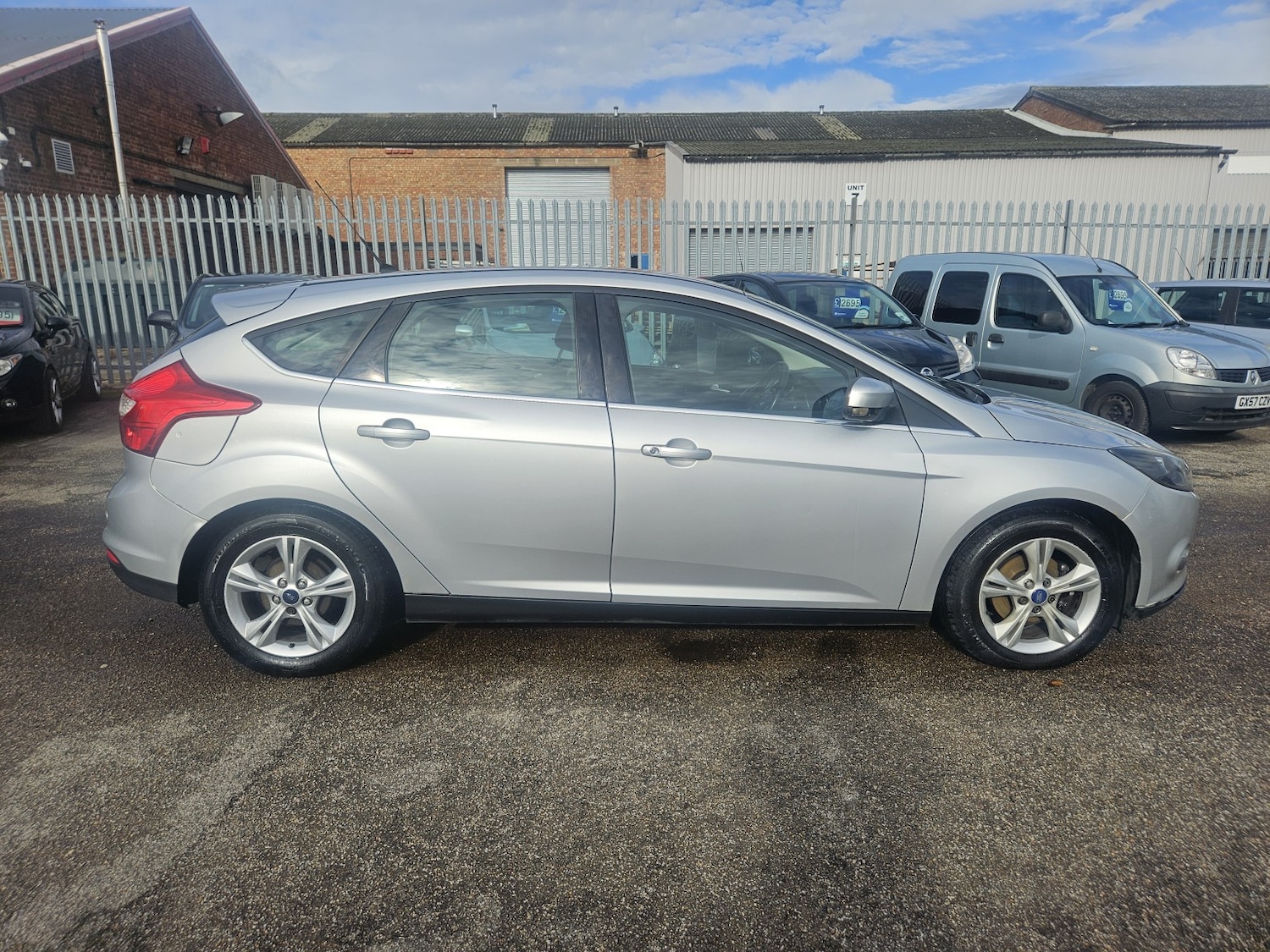 Used Ford Focus 2011 for sale - 76305636: Photo 4