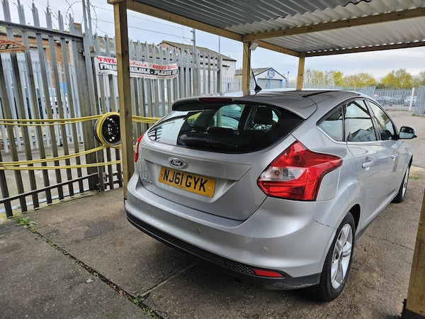 Used Ford Focus 2011 for sale - 76305636: Photo 4
