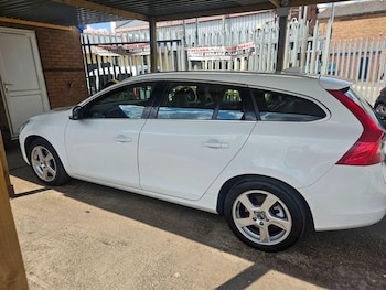 Used Volvo V60 2011 for sale - 78534814: Photo